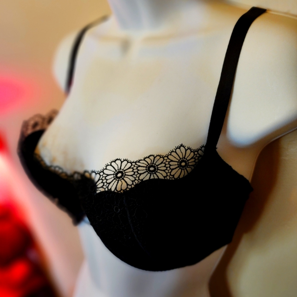 Victoria's Secret 38D Very Sexy NWOT